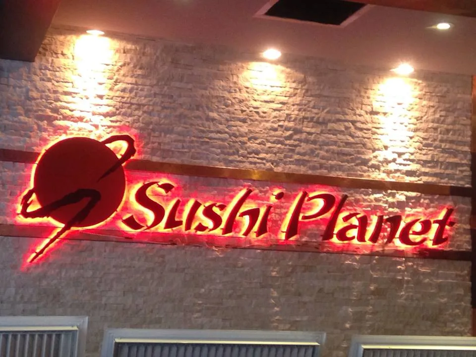 ผลงานป้ายป้ายไฟออกหลัง ร้านอาหารญี่ปุ่น Sushi Planet