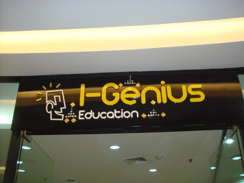 ผลงานป้ายป้ายพลาสวูดทำสี I-Genius